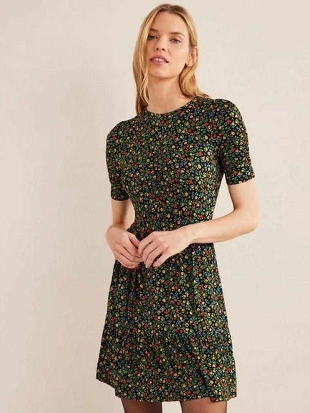 Boden Black Floral Short Sleeve A-Line Dress
